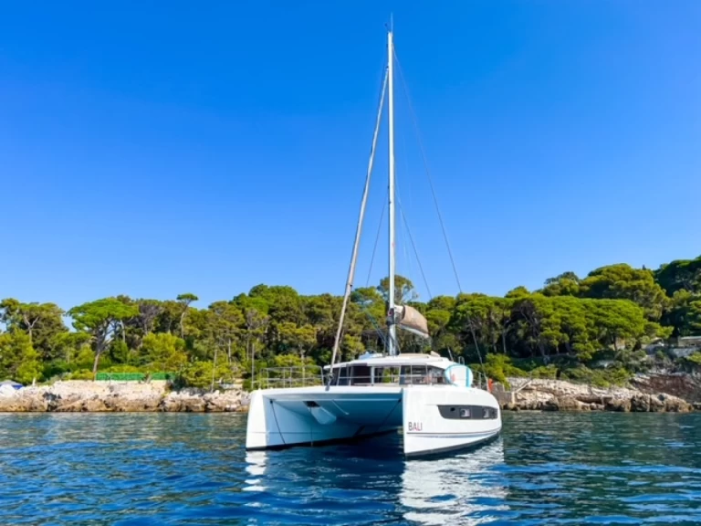 Catamaran for rent Marseille at the best price