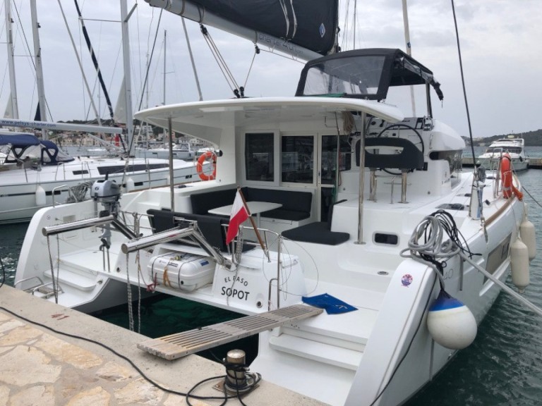Catamaran rental in Rogoznica - Lagoon Lagoon 40