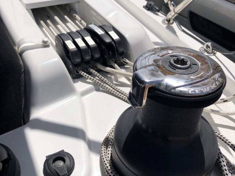 Bareboat Rental Sailboat Hanse with a boat licence