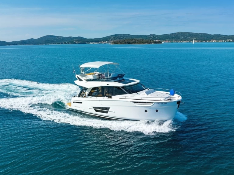 Bareboat Rental Luxury Yacht Greenline Yachts with a boat licence