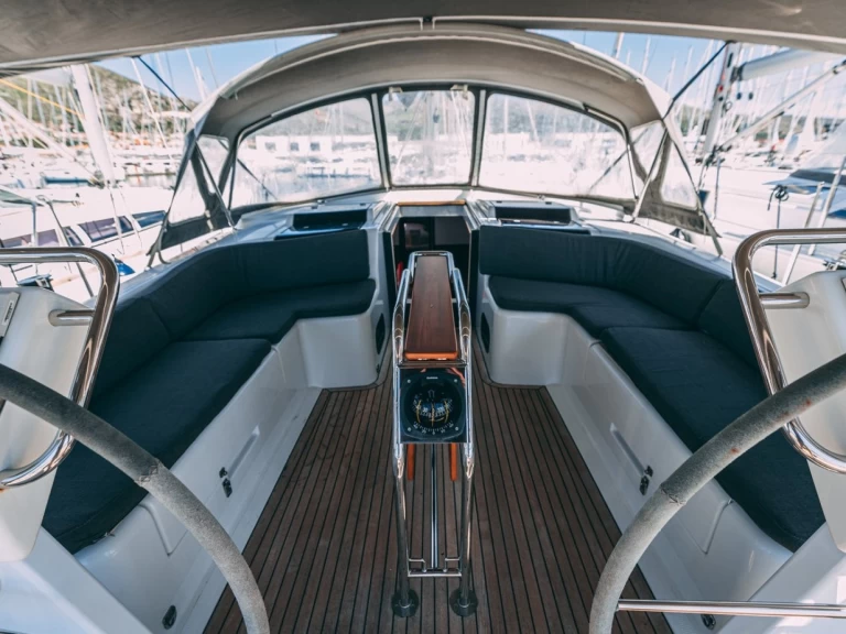 Sailboat for rent Seget Donji at the best price