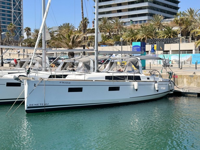 Sailboat for rent Barcelona at the best price