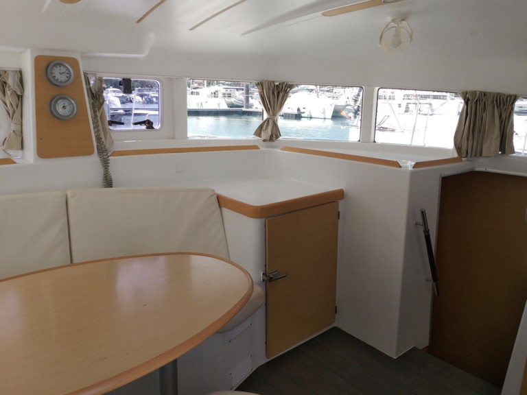 Lagoon Lagoon 380 S2 in Le Marin on SamBoat