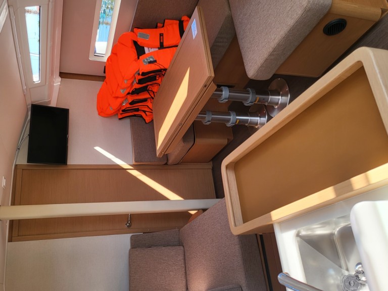 Jeanneau Sun Odyssey 410 in Biograd na Moru on SamBoat