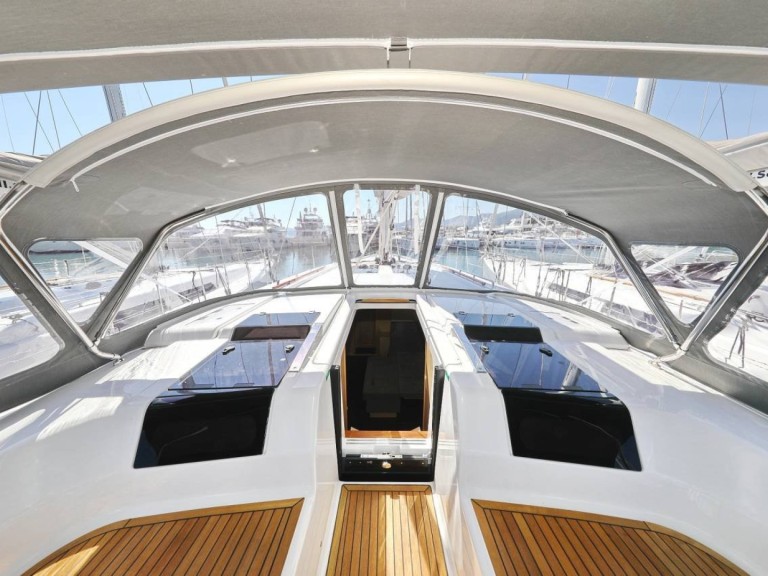 Sailboat for rent Šibenik at the best price