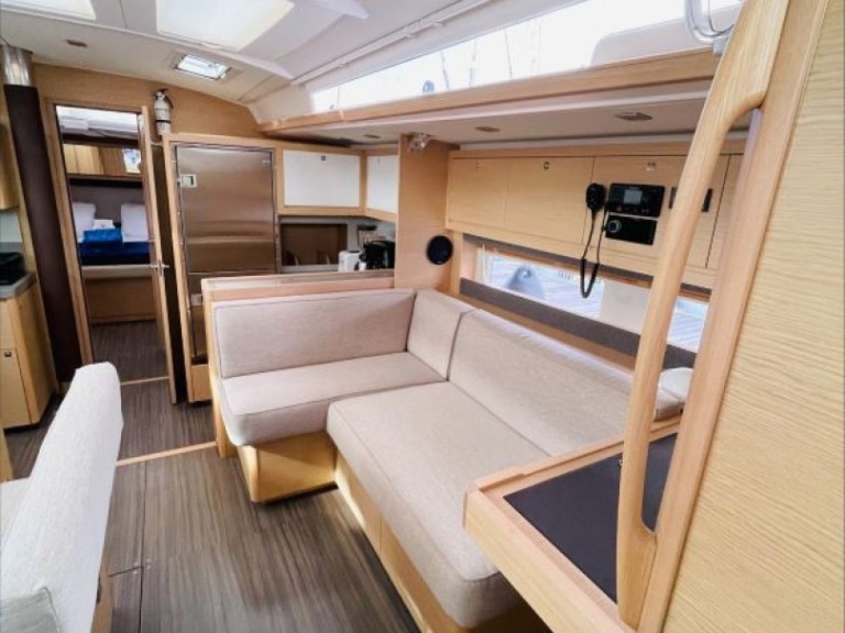 Yacht charter Road Town cheap Dufour 530