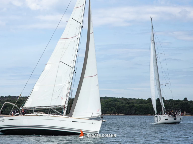 Bénéteau First 35 in Pula on SamBoat