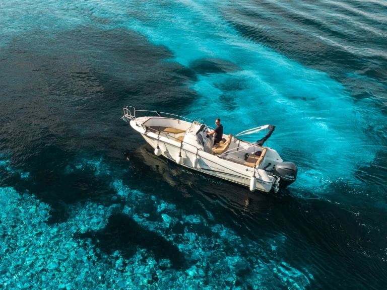 Motorboat rental with or without captain Jeanneau Vela Luka