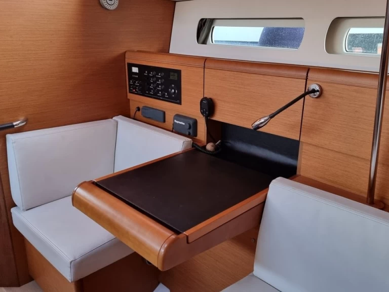 Bareboat Rental Sailboat Jeanneau with a boat licence