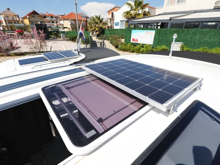 Motorboat rental in Pirovac - Bénéteau Antares 9 OB