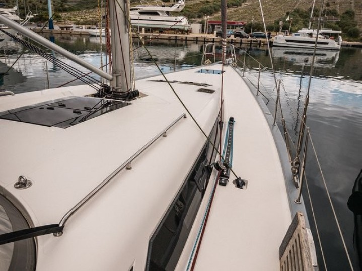 Yacht charter Primošten cheap More 55