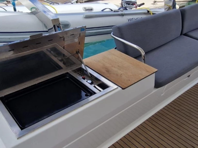 Rent a Fountaine Pajot Elba 45 Trogir