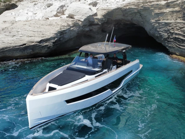 Motorboat rental with or without captain Fjord Bonifacio