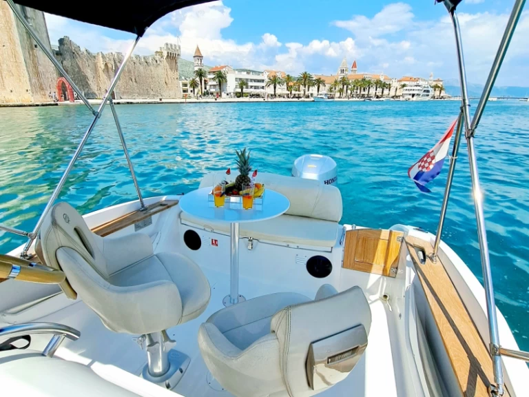 Motorboat rental in Trogir - Sessa Marine Sessa Marine Key Largo 20