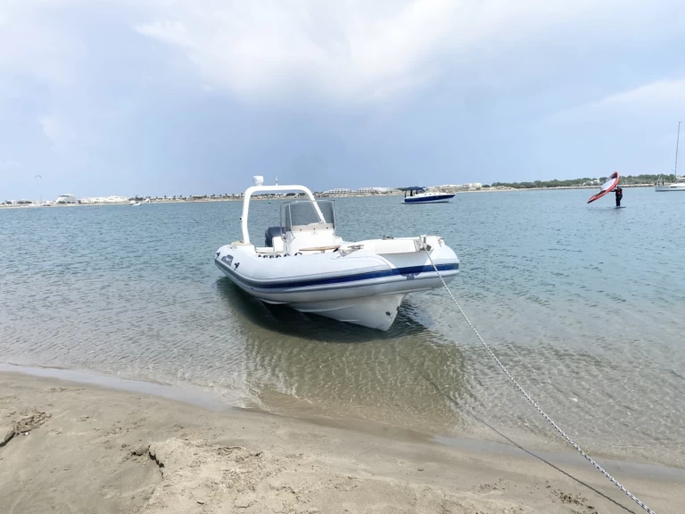 Boat rental Capelli Tempest 750 in Port-Camargue on Samboat