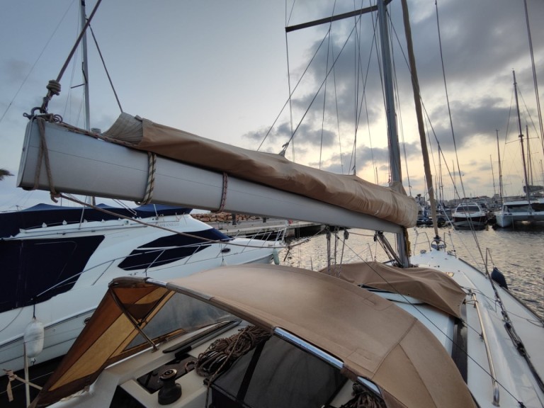 Sailboat for rent Ayamonte at the best price