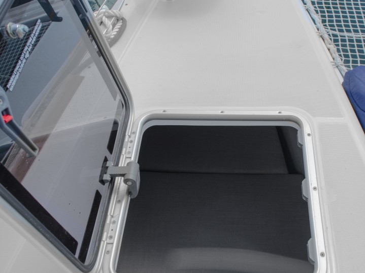 Catamaran rental in Alimos - Lagoon Lagoon 40