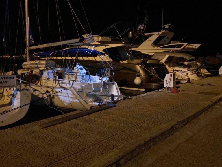 Rent a Bénéteau Oceanis 34 Lefkáda