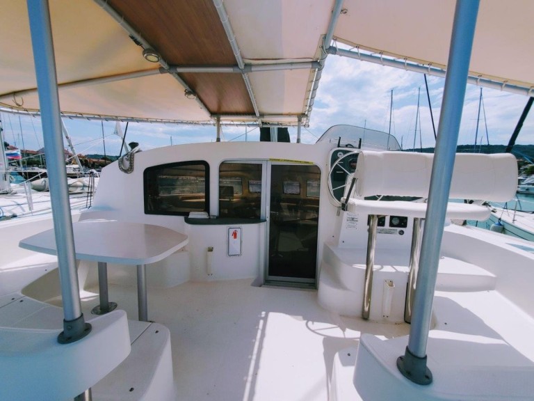 Bareboat Rental Catamaran Fountaine Pajot with a boat licence