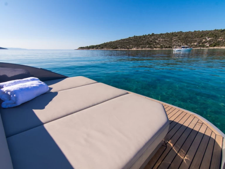 Rent a Rand Leisure 28 Porto-Vecchio