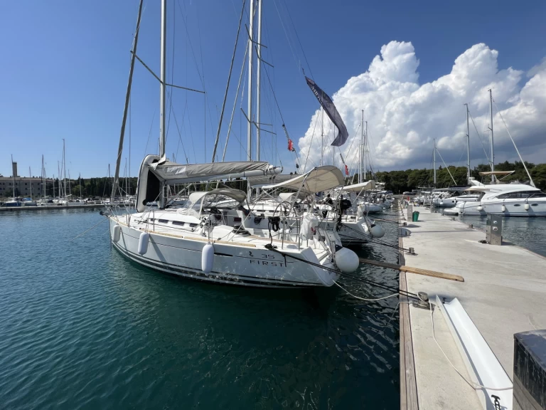 Bénéteau First 35 in Pula on SamBoat