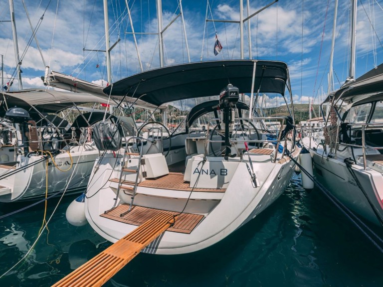 Bareboat Rental Sailboat Jeanneau with a boat licence