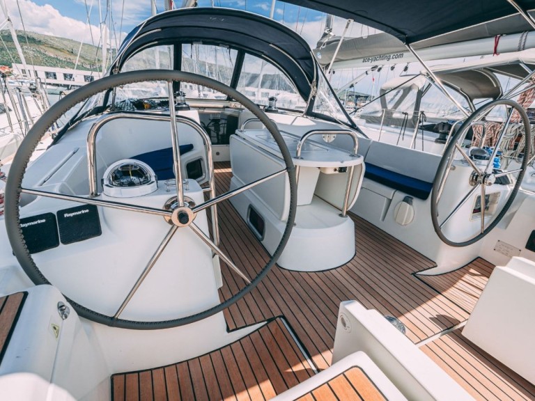 Jeanneau Sun Odyssey 49i in Seget Donji on SamBoat