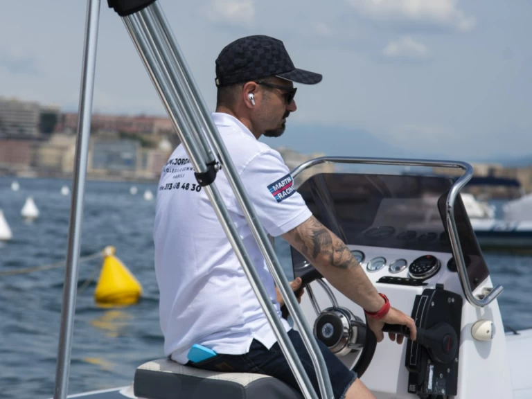 Yacht charter Naples cheap f600