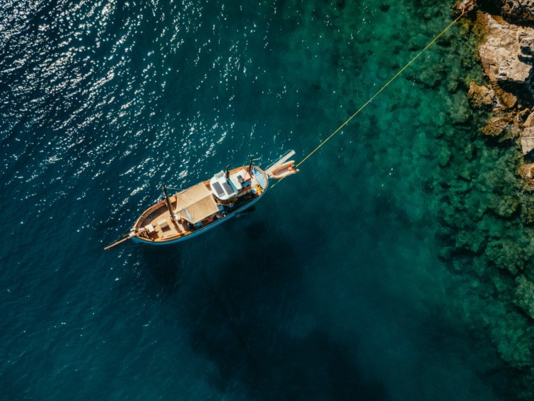 Sailboat for rent Perigiali at the best price
