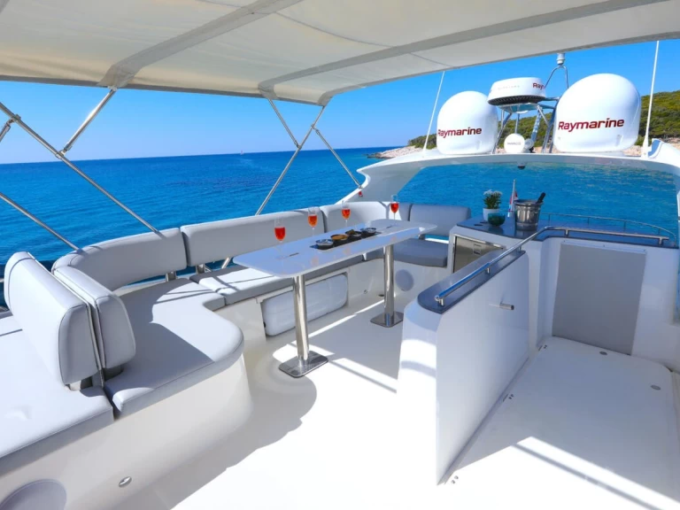 Boat rental Galeon Galeon 640 Fly in Split on Samboat