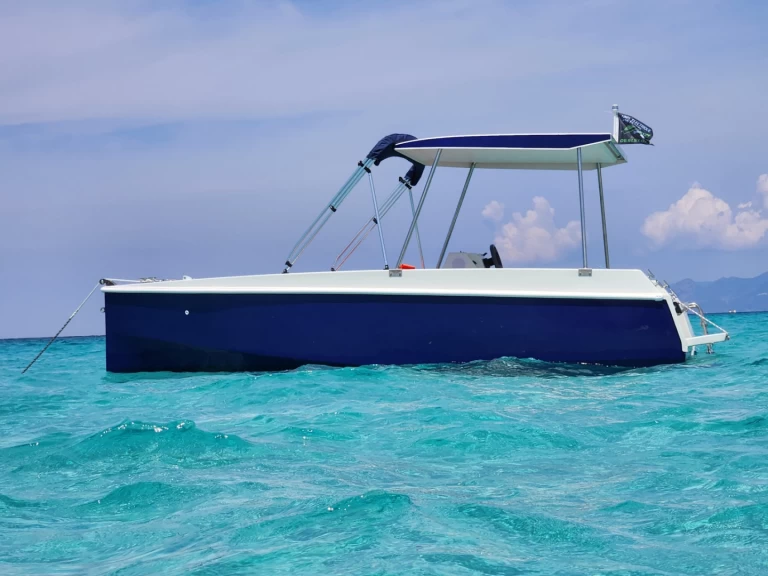 Motorboat rental in Saint-Florent - Alizée Electronic Lagon55