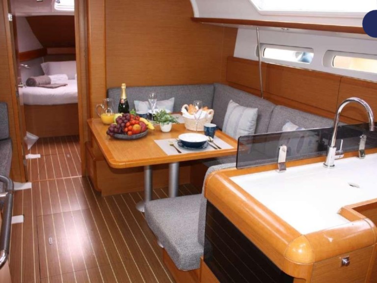 Sailboat for rent Dénia at the best price