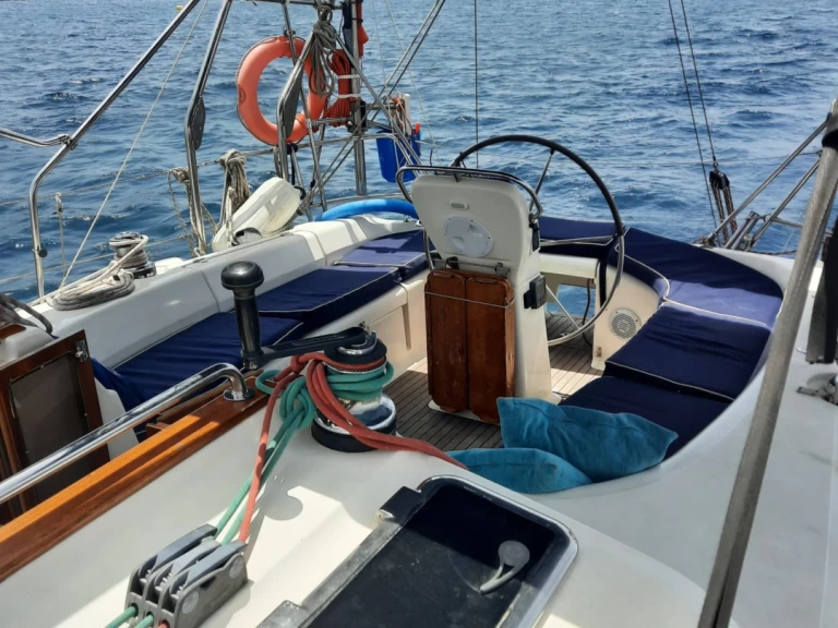 Rent a Bavaria Bavaria 40 Xemxija