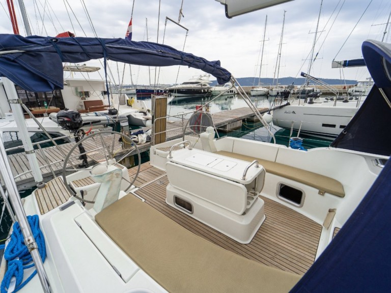 Sailboat for rent Kaštela at the best price