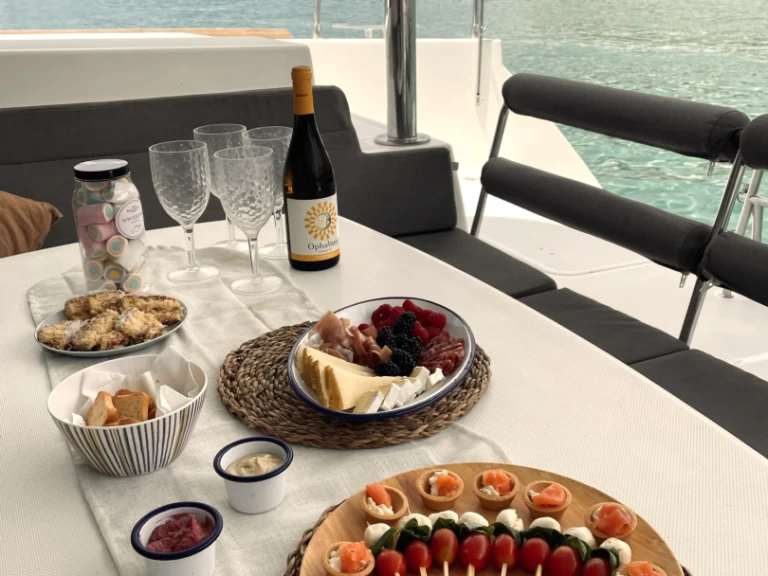 Boat rental Lagoon Lagoon 400 S2 in Es Jondal on Samboat