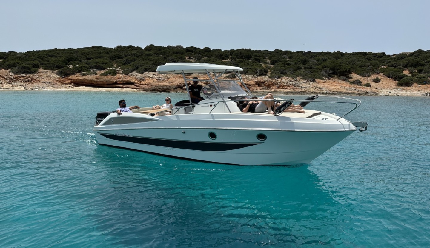 Rent a Motorboat Bénéteau Flyer 850 Sun Deck in Agios Nikolaos
