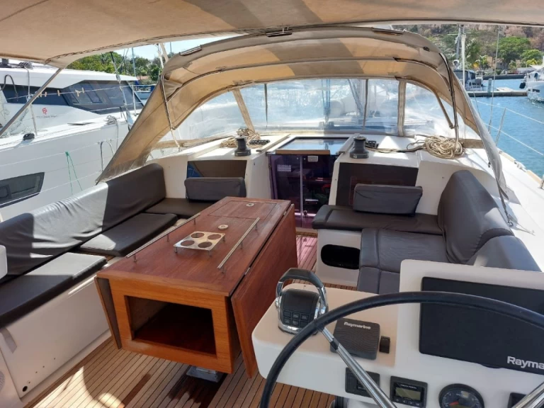 Sailboat rental in Le Marin - Dufour Dufour 520 Grand Large