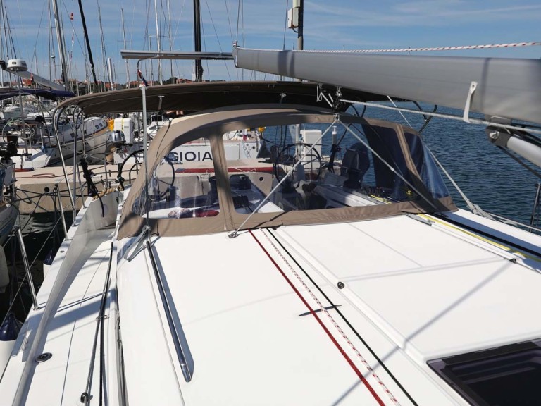 Rent a Jeanneau Sun Odyssey 490 ACI Marina Jezera