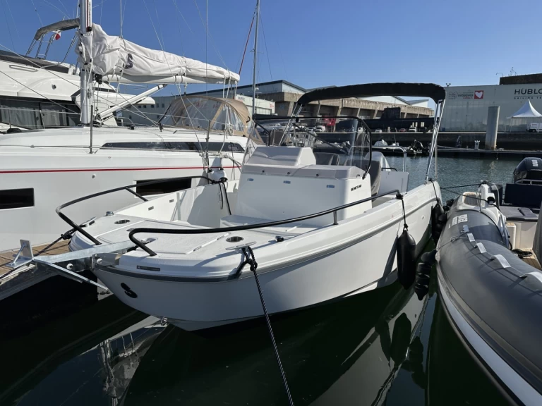 Motorboat for rent Lorient at the best price