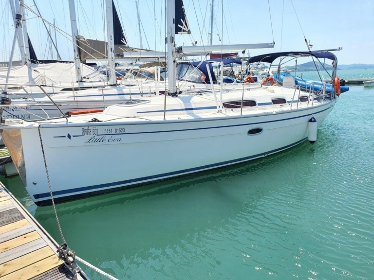 Rent a Bavaria Bavaria 34 Cruiser - 2 cab. Mai Khao