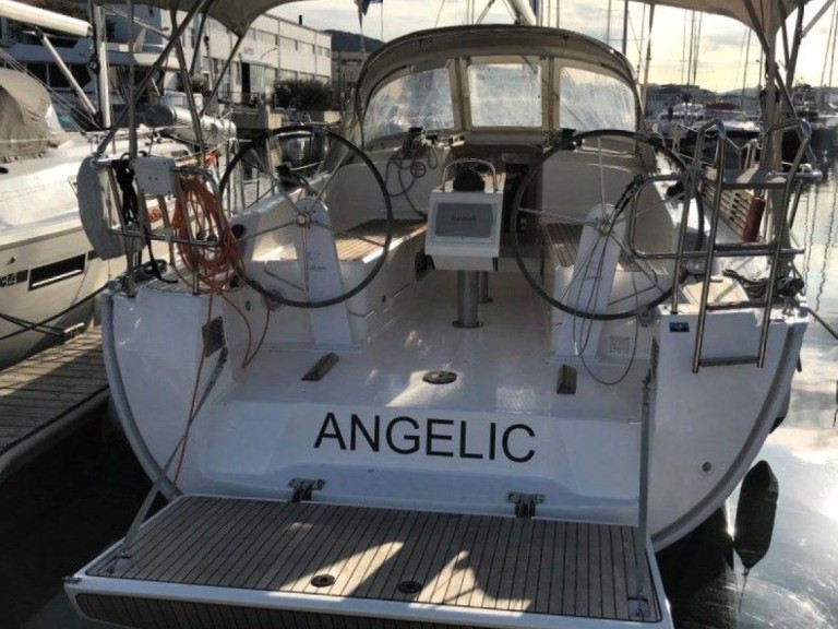 Yacht charter Šibenik cheap Cruiser 37