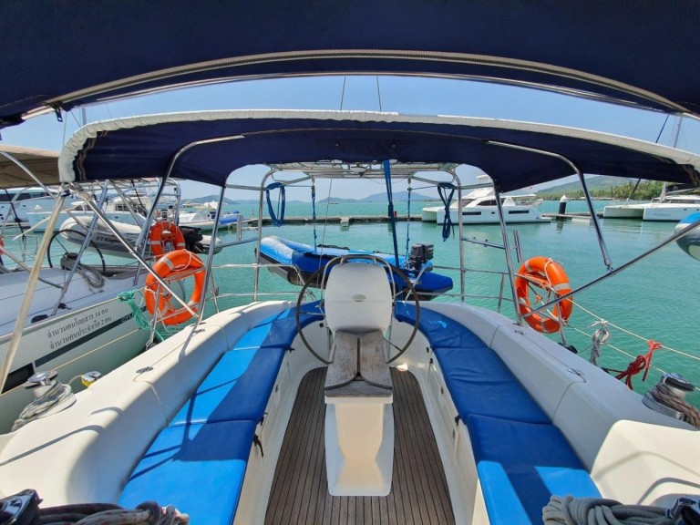 Bareboat Rental Sailboat Bavaria with a boat licence