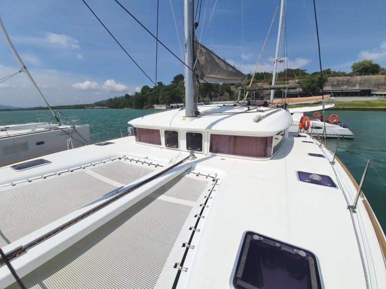 Bareboat Rental Catamaran Lagoon with a boat licence