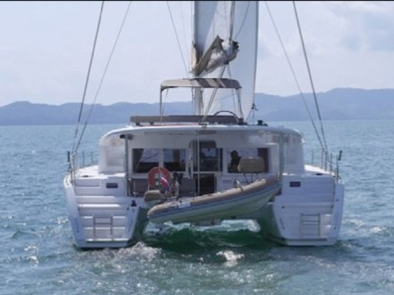Catamaran rental in Mai Khao - Lagoon Lagoon 450 F