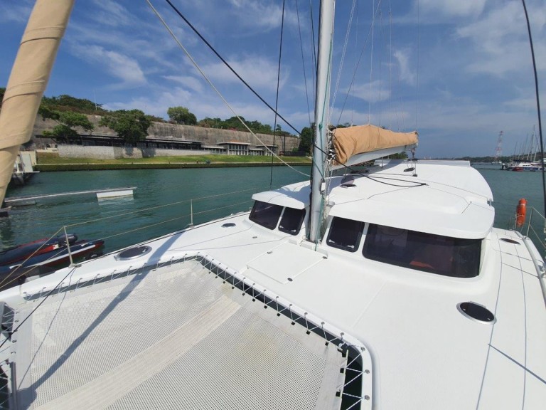 Catamaran rental in Mai Khao - Fountaine Pajot Mahe 36