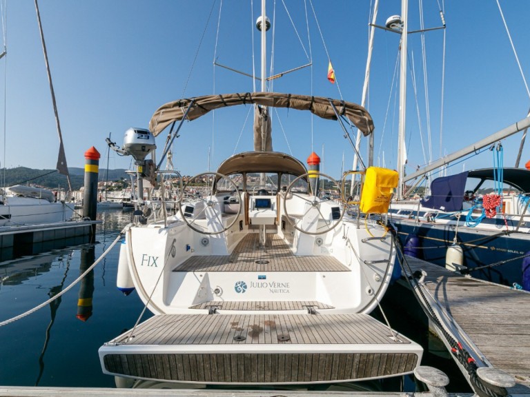 Bavaria Bavaria 34 charter bareboat or captained in  Baiona