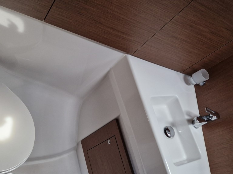 Bénéteau Oceanis 40.1 charter bareboat or captained in  Medulin