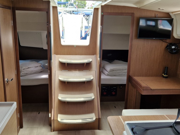 Bénéteau Oceanis 40.1 in Medulin on SamBoat