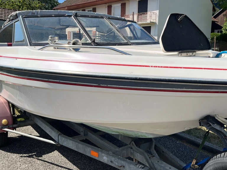 Glastron Sierra 177 sl in Sevrier on SamBoat