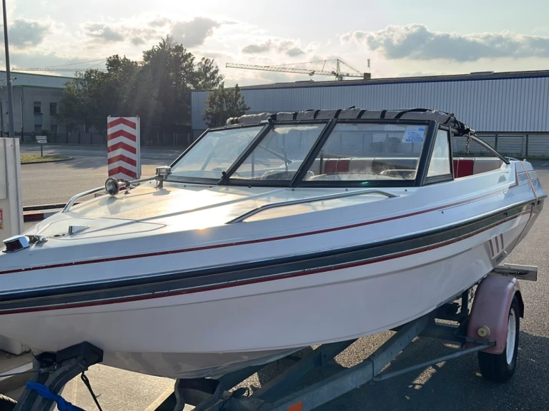 Motorboat rental with or without captain Glastron Sevrier